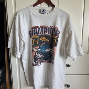 Denver Broncos Super Bowl XXXII Champions T-Shirt